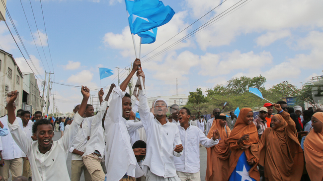 Хиляди демонстранти в Сомалия изразиха недоволството си от признаването на сепаратисткия регион Сомалиленд от страна на Израел