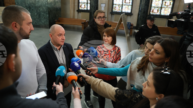 Близо 2200 лв. е откраднатата сума от магазин в столицата, извършителите са баща и син, каза прокурор Георги Мойсев 