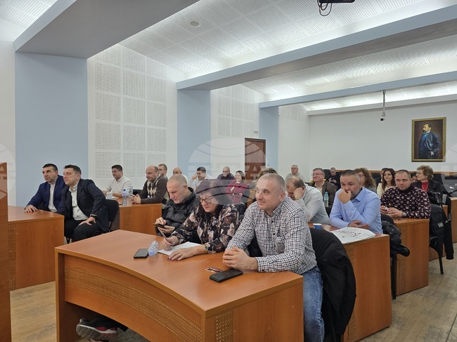 Общинските съветници в Свищов определиха размера на основните месечни заплати на кметовете в общината