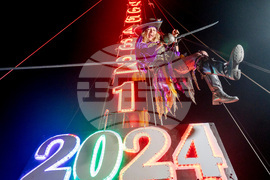 New Year's Eve Quirky Drops