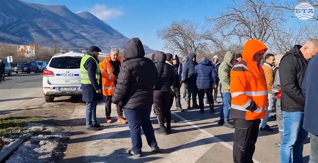 Приключи блокадата на главен път Е-79 в района на Враца, недоволните жители на няколко села в района остават в готовност за нови протести