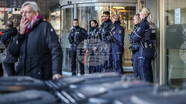 Германската полиция публикува снимки на маскирани лица, извършили големия банков обир в град Гелзенкирхен