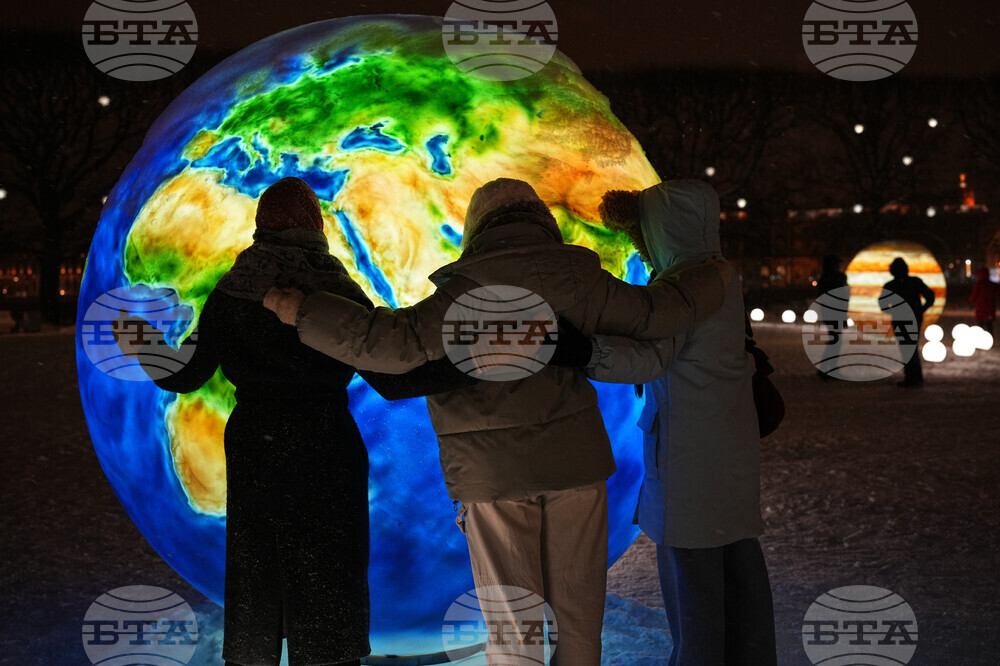 Russia New Year Preparation