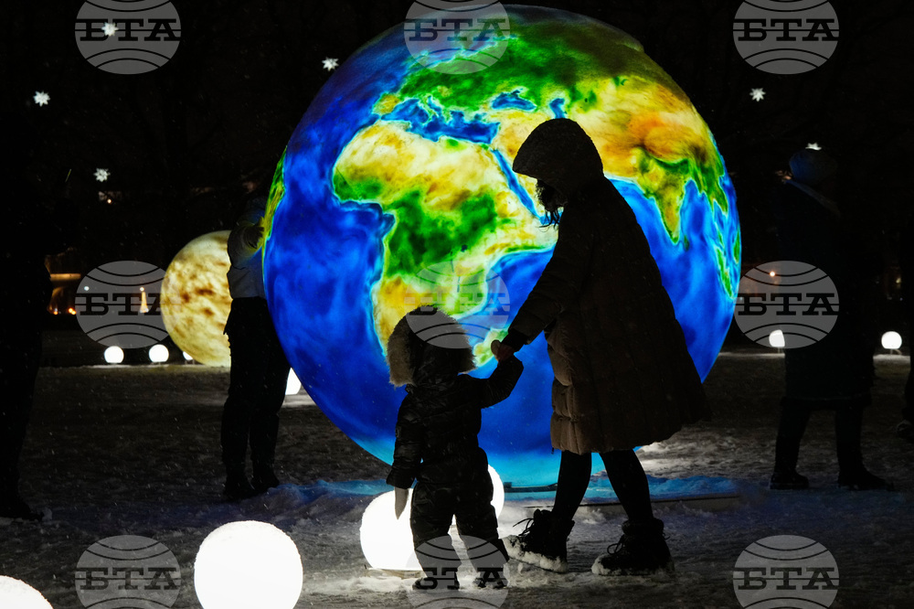 Russia New Year Preparation
