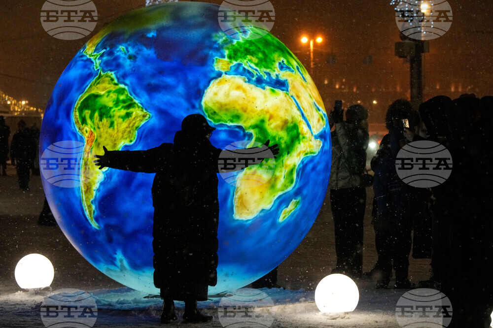 Russia New Year Preparation