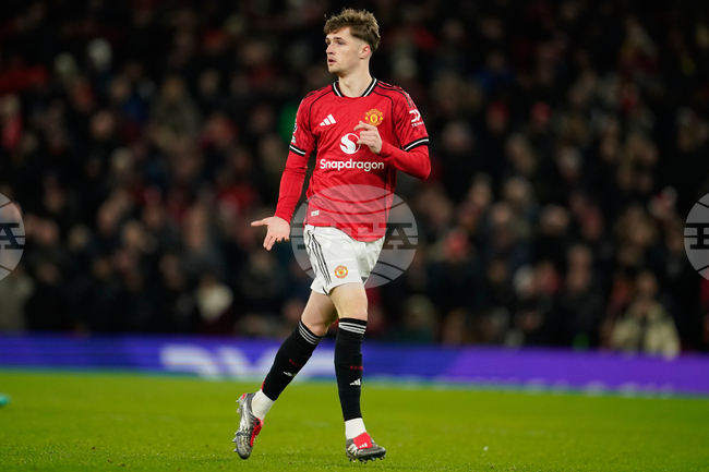 Полузащитникът на Манчестър Юнайтед Джак Флетчър се извини за хомофобска обида, заради която изтърпява наказание от шест мача