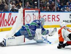 Flyers Canucks Hockey