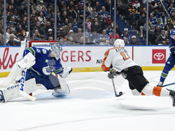 Flyers Canucks Hockey