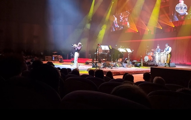 В навечерието на Нова година публиката във Варна празнува с концерт „Джаз фиеста“ във Фестивалния комплекс