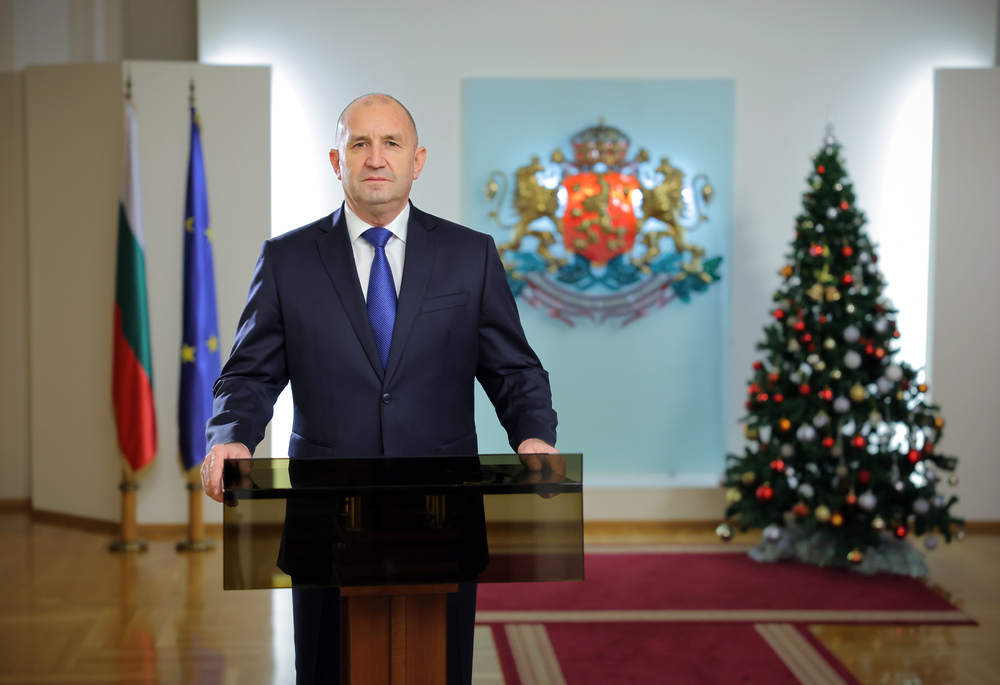 Държавният глава: За да си върнем демокрацията, не трябва да пилеем енергията и надеждата от площадите и възможността да променим България