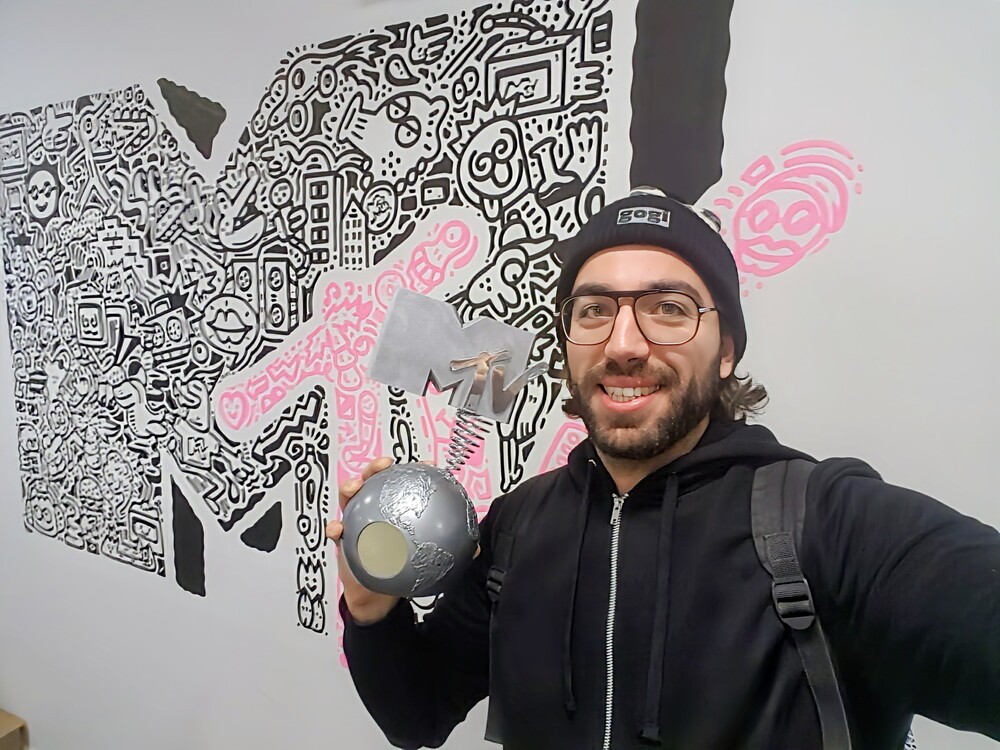 В MTV никога не сме делили песните на хубави и лоши, казва Алексей Василев, дългогодишен музикален и програмен редактор в медията 