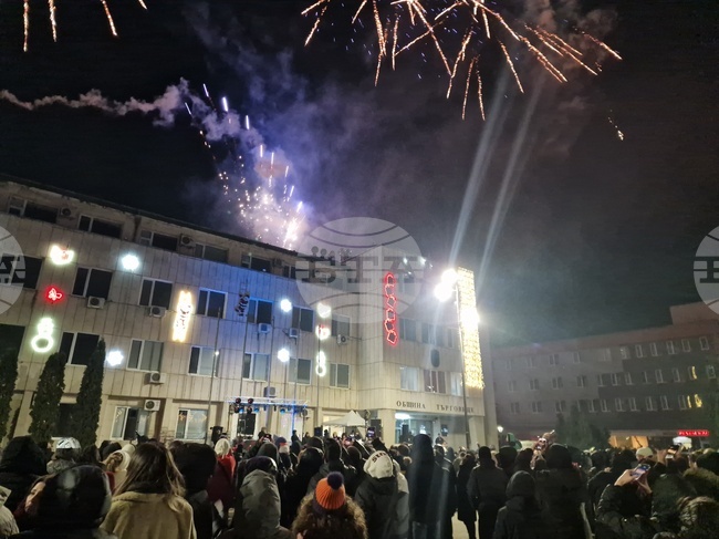 Очаква ни една година на предизвикателства, в които вярвам, че ще успеем, каза в новогодишното си слово кметът на Търговище Дарин Димитров