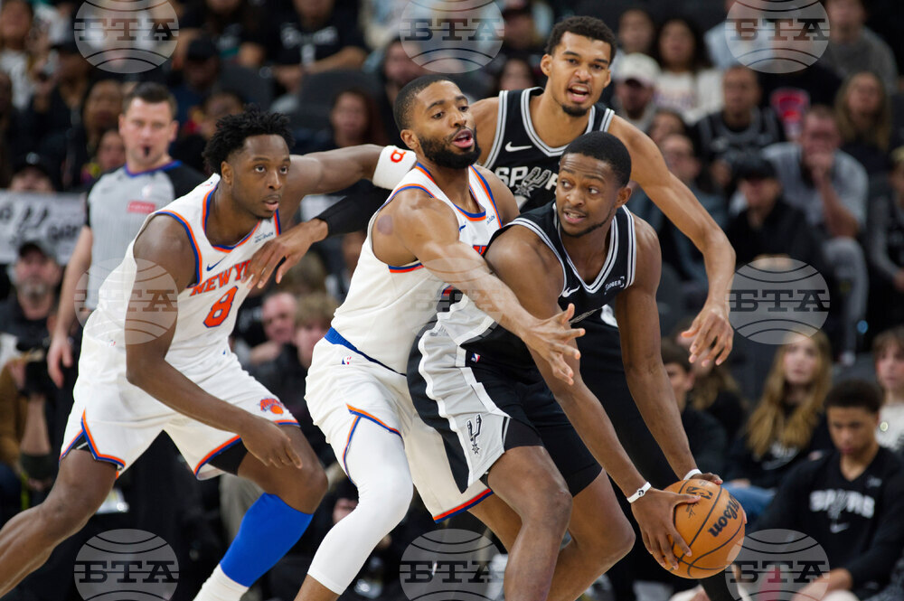 Knicks Spurs Basketball
