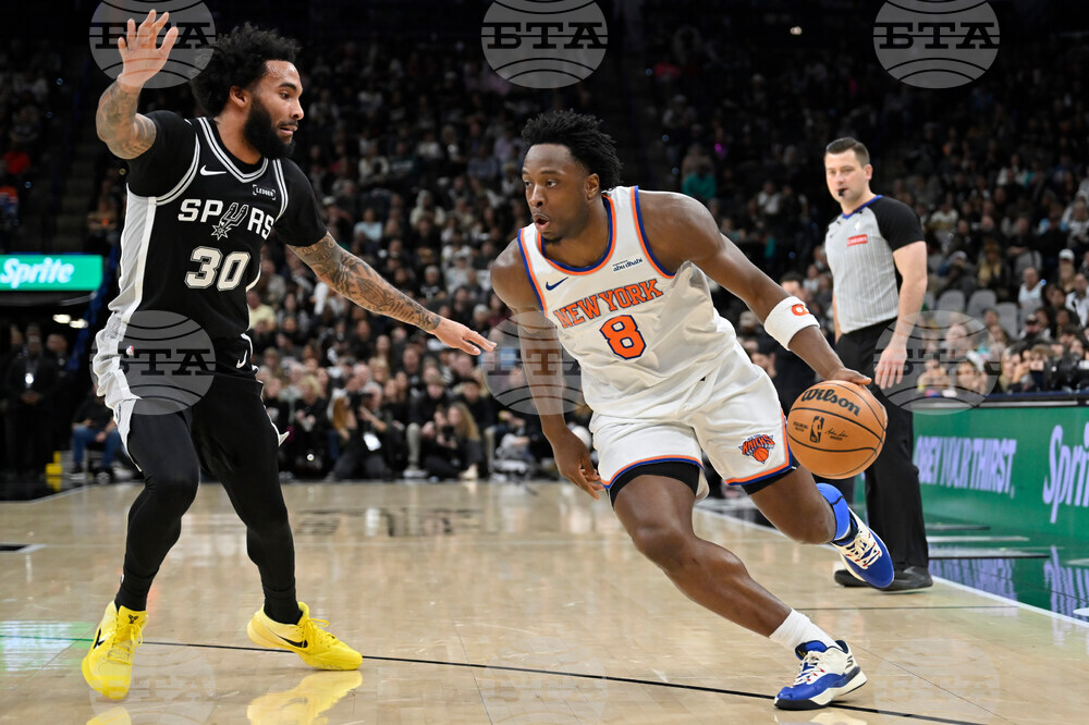 Knicks Spurs Basketball