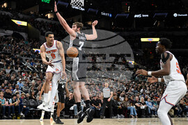 Knicks Spurs Basketball