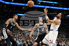 Knicks Spurs Basketball