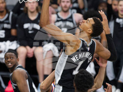 Knicks Spurs Basketball