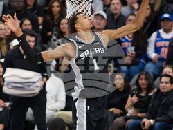 Knicks Spurs Basketball