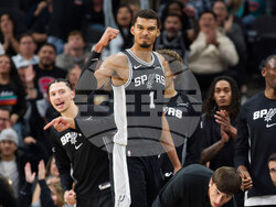 Knicks Spurs Basketball