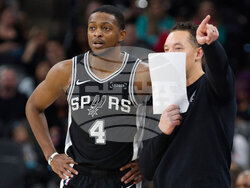 Knicks Spurs Basketball