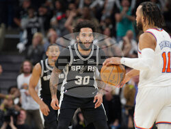 Knicks Spurs Basketball