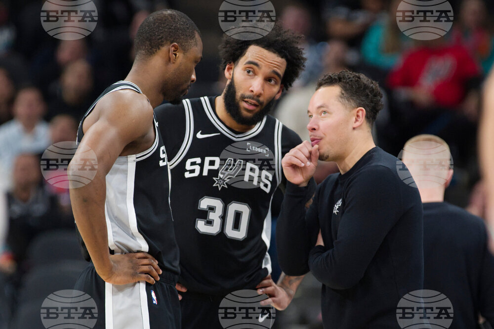 Knicks Spurs Basketball