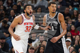 Knicks Spurs Basketball