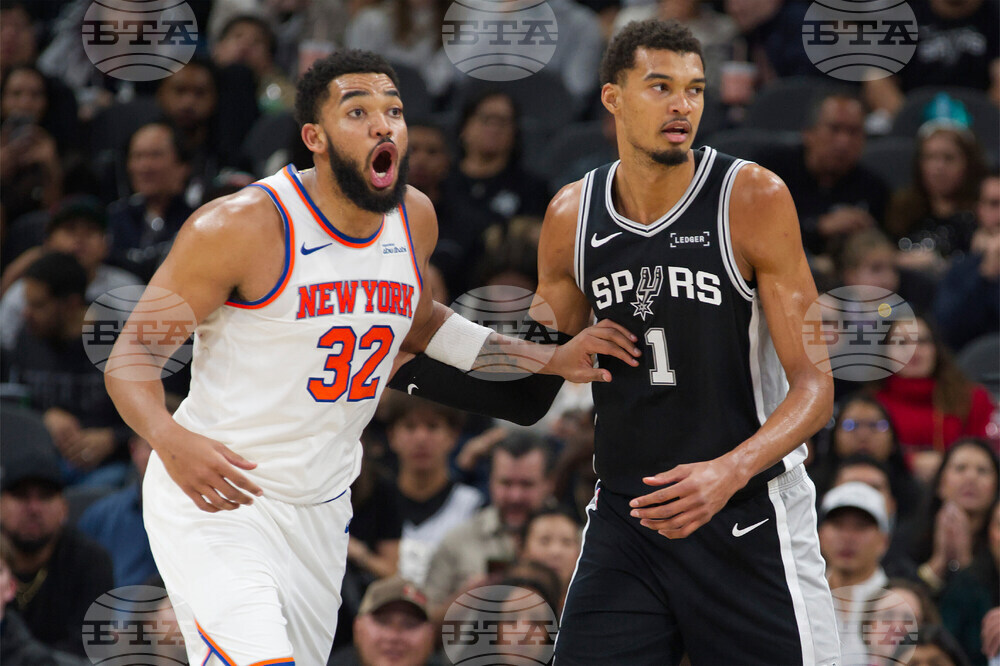 Knicks Spurs Basketball