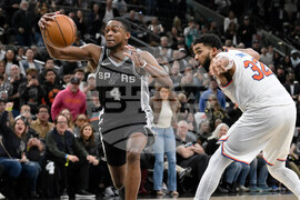 Knicks Spurs Basketball