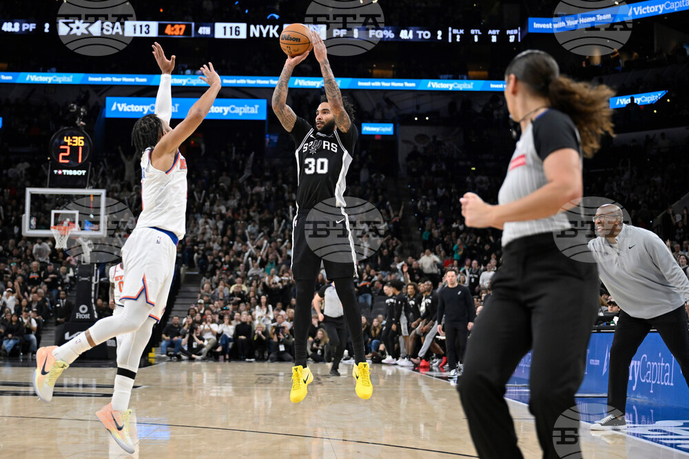 Knicks Spurs Basketball