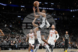Knicks Spurs Basketball