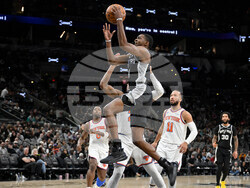 Knicks Spurs Basketball