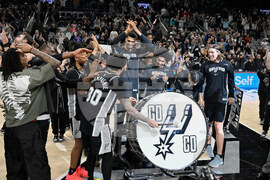 Knicks Spurs Basketball