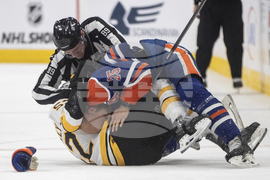 APTOPIX Bruins Oilers Hockey