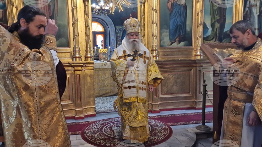 Ловеч - Василиева литургия - митрополит Гавриил