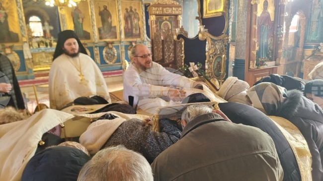 Нека 2026 година да бъде мирна за света, пожела Доростолският митрополит Яков