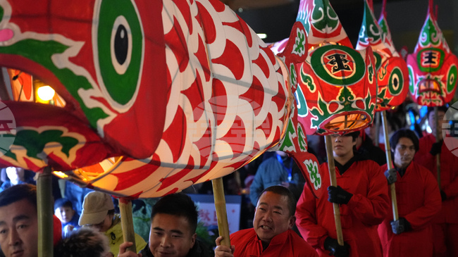 Над 200 ръчно изработени фенера бяха показани на фестивал в Китай за предстоящата Лунна нова година