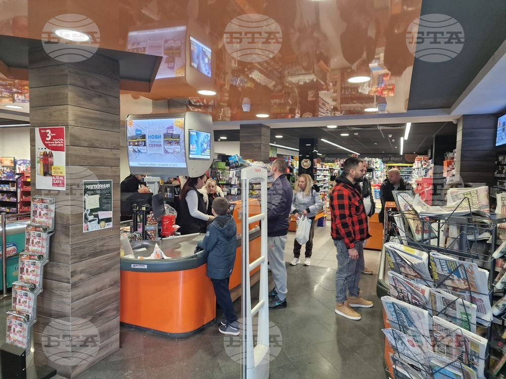 В следобедните часове на първия ден на България в еврозоната повечето търговци в Старозагорско връщат ресто в левове