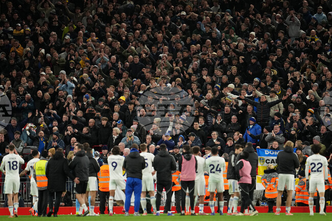 Привърженик на Лийдс почина на трибуните на "Еланд Роуд" преди дербито с Манчестър Юнайтед