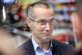 Хипермаркет - разплащане с евро - представяне