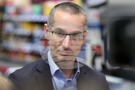 Хипермаркет - разплащане с евро - представяне