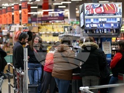 Хипермаркет - разплащане с евро - представяне