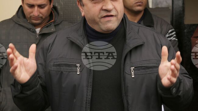 Жители на село Долни Цибър протестираха с искане за редовно електрозахранване и компенсиране на щети от спирания на тока