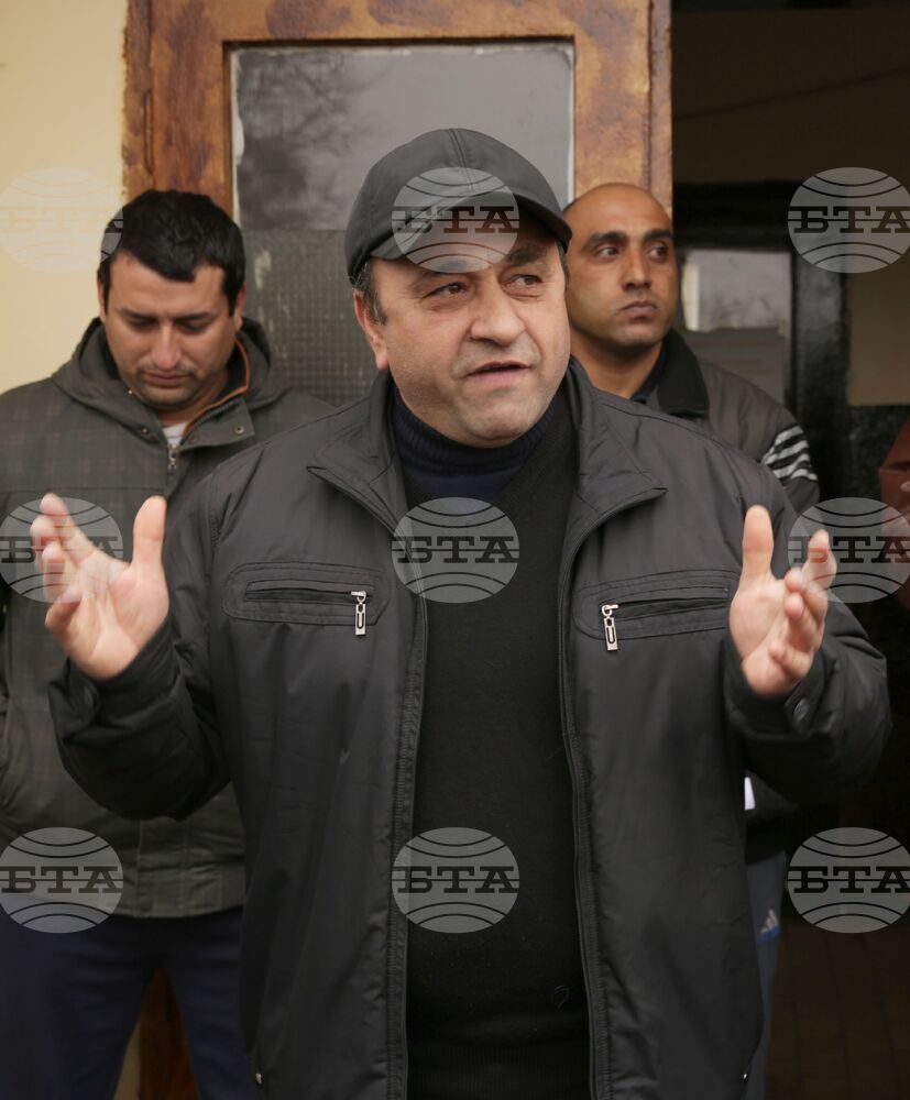 Жители на село Долни Цибър протестираха с искане за редовно електрозахранване и компенсиране на щети от спирания на тока