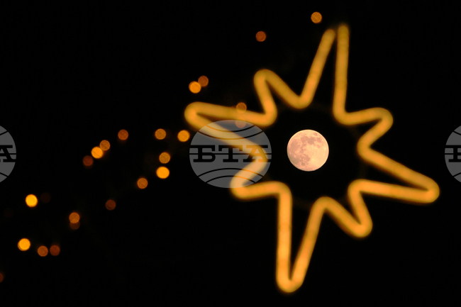 China Wolf Supermoon