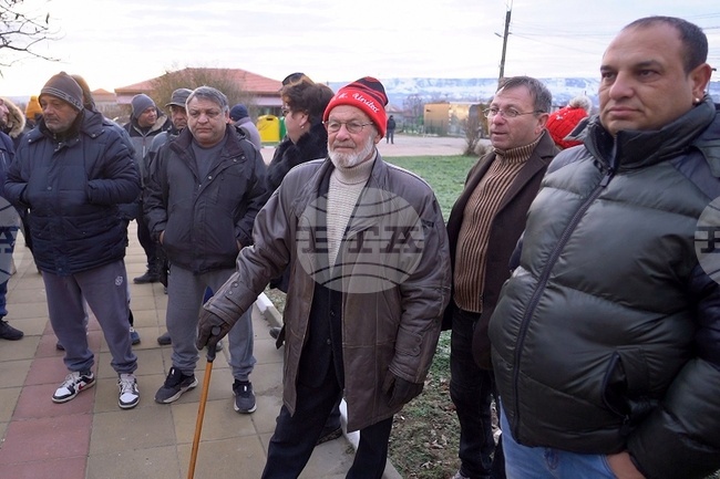 Преди Василовден е ремонтиран трафопост в село Долни Цибър, който се запали на Нова година