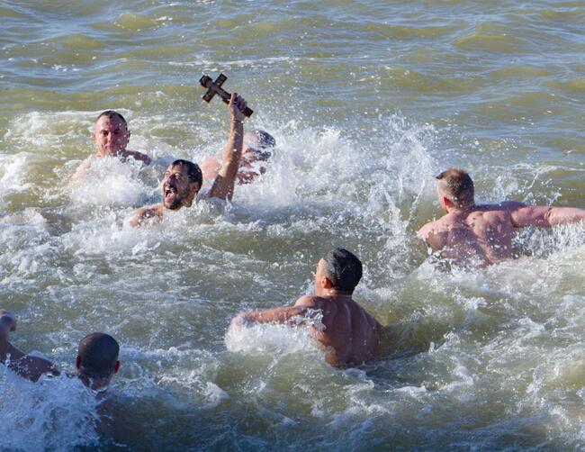 На 3 януари продължава записването на участници в ритуала по хвърляне на Богоявленския кръст в Русе