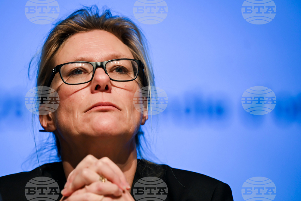 Двамата френски съдържатели на бара в Кран Монтана, в който се разрази смъртоносния пожар, са били разпитани от разследващите, съобщи прокурорката на кантона Вале