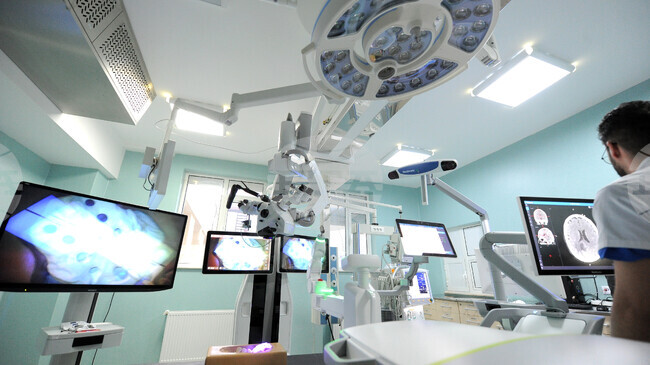 Аджерпрес: Здравното министерство обяви създаването на програма за финансиране на болници с хирургически роботи за закупуване на консумативи 