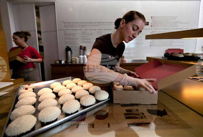 Sprinkles Cupcake Closure